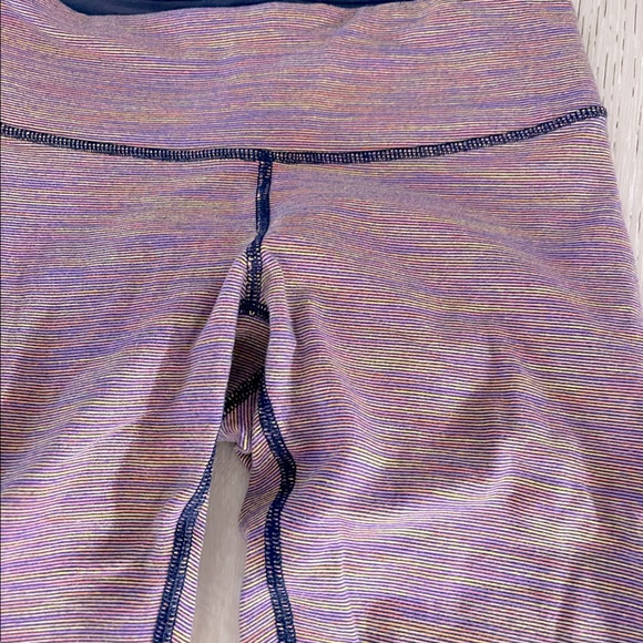 Lulu lemon multicolour capri legging - Picture 3 of 4
